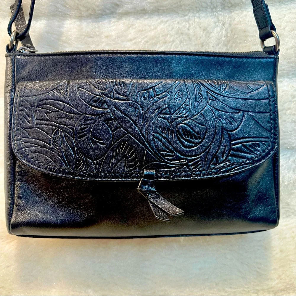 THE SAK LEATHER CROSSBODY - Picture 3 of 13